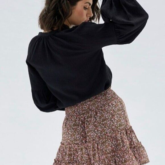 Minkpink Revolve Black Fatima Dozen Button Balloon Sleeves Blouse Size M NWT - Picture 11 of 11